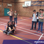 Los chicos disfrutando de actividades deportivas