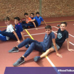 Los chicos disfrutando de actividades deportivas